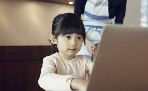 小孩网上学习英语靠谱吗？线上课程怎样协助儿童们的英语写作？插图